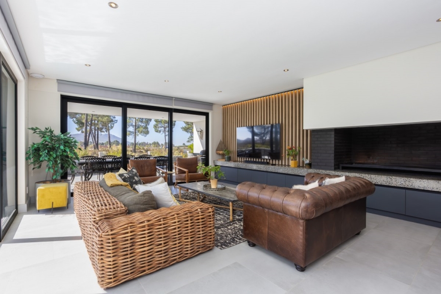 5 Bedroom Property for Sale in Val De Vie Estate Western Cape